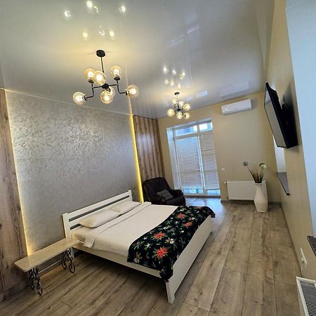 Vip Apartment У Центрі Міста, Новобуджк Театральний,Дуже Простора Rivne Zewnętrze zdjęcie