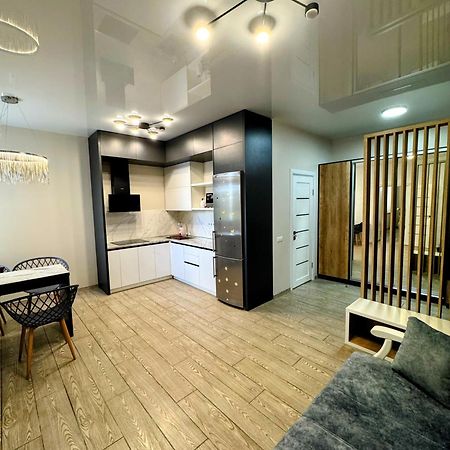 Vip Apartment У Центрі Міста, Новобуджк Театральний,Дуже Простора Rivne Zewnętrze zdjęcie