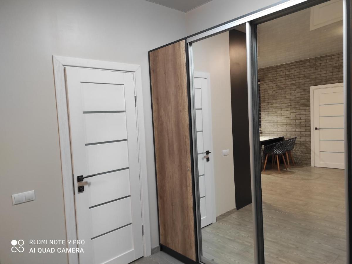 Vip Apartment У Центрі Міста, Новобуджк Театральний,Дуже Простора Rivne Zewnętrze zdjęcie