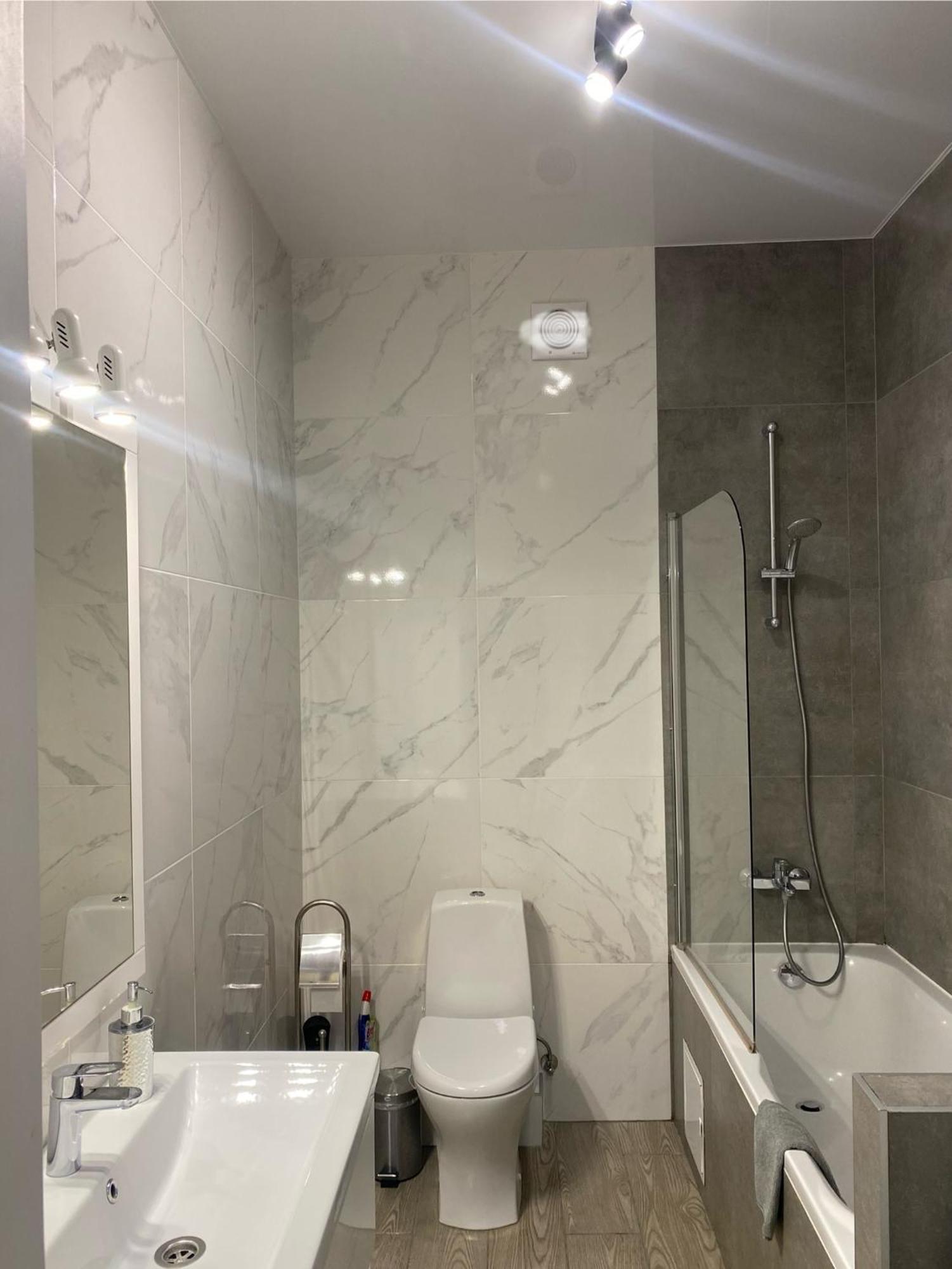 Vip Apartment У Центрі Міста, Новобуджк Театральний,Дуже Простора Rivne Zewnętrze zdjęcie