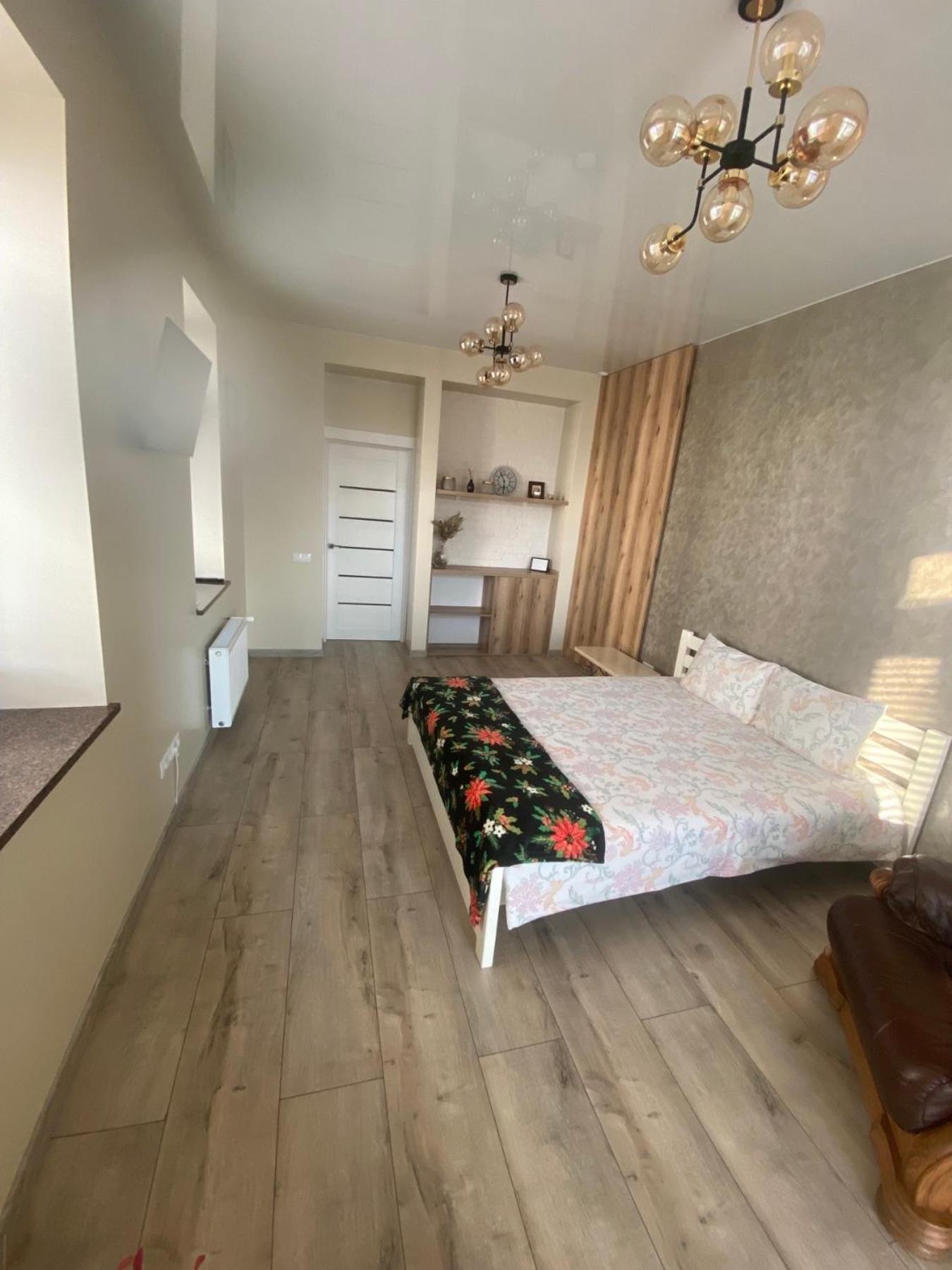 Vip Apartment У Центрі Міста, Новобуджк Театральний,Дуже Простора Rivne Zewnętrze zdjęcie
