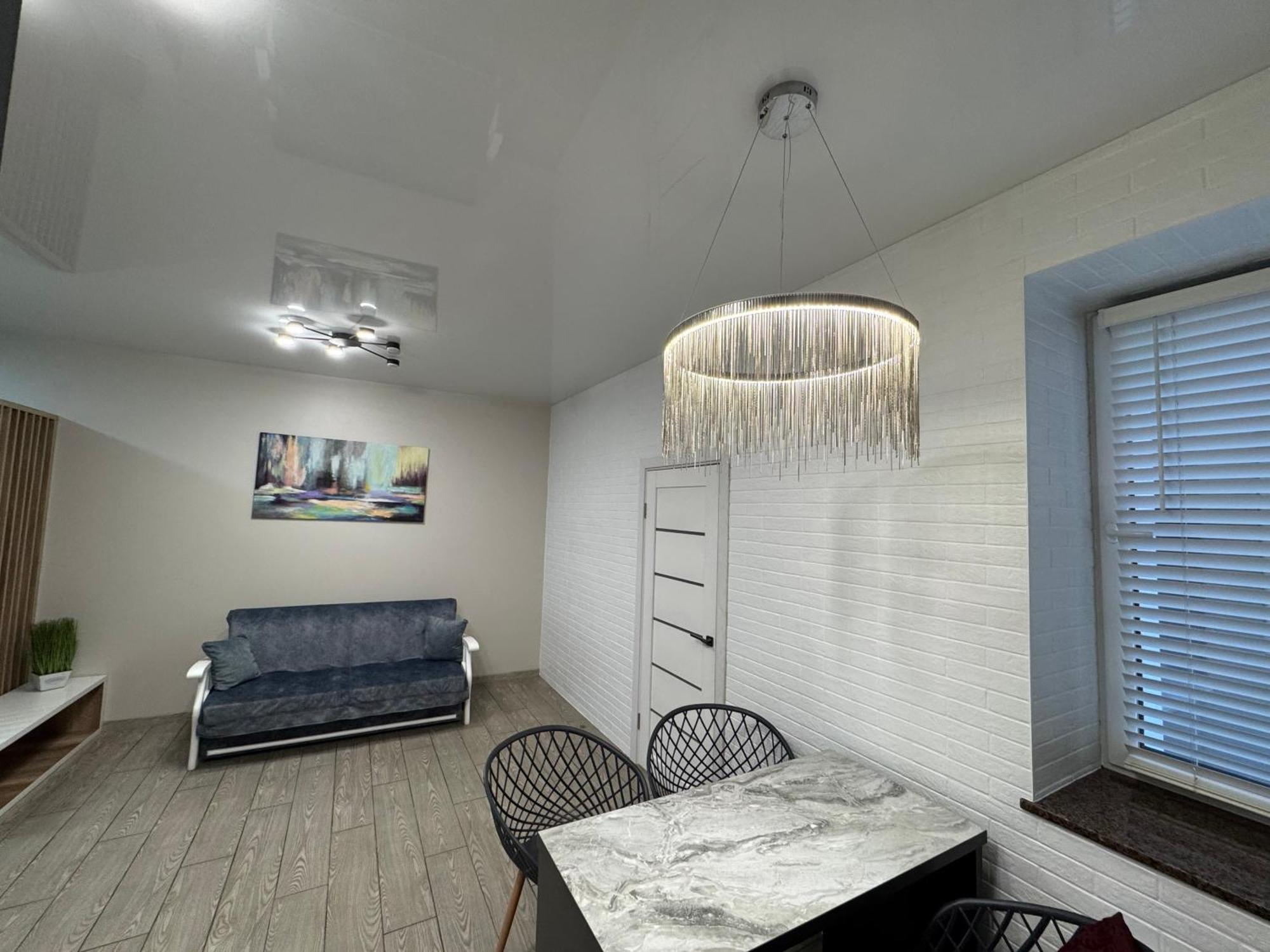 Vip Apartment У Центрі Міста, Новобуджк Театральний,Дуже Простора Rivne Zewnętrze zdjęcie
