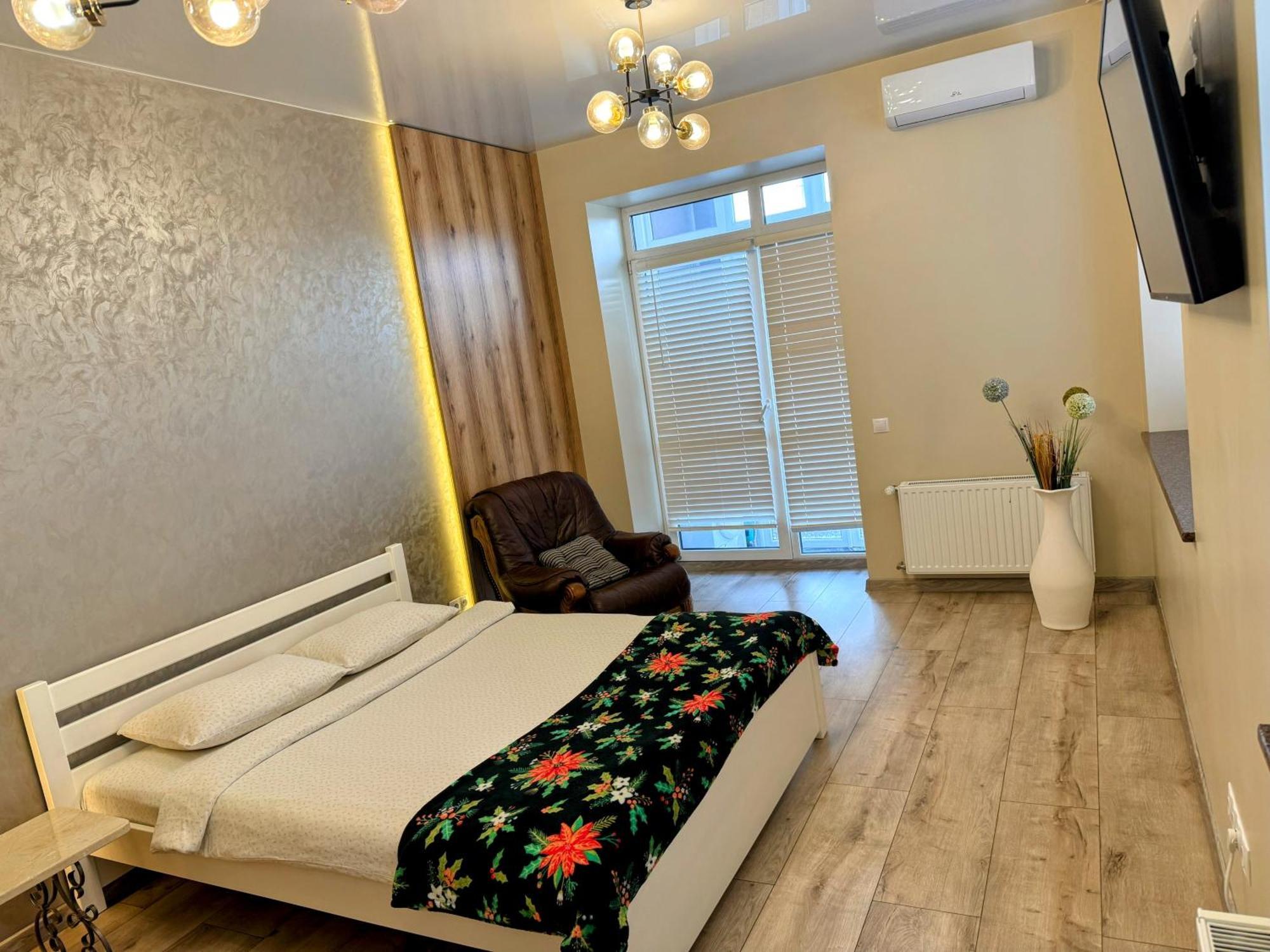 Vip Apartment У Центрі Міста, Новобуджк Театральний,Дуже Простора Rivne Zewnętrze zdjęcie